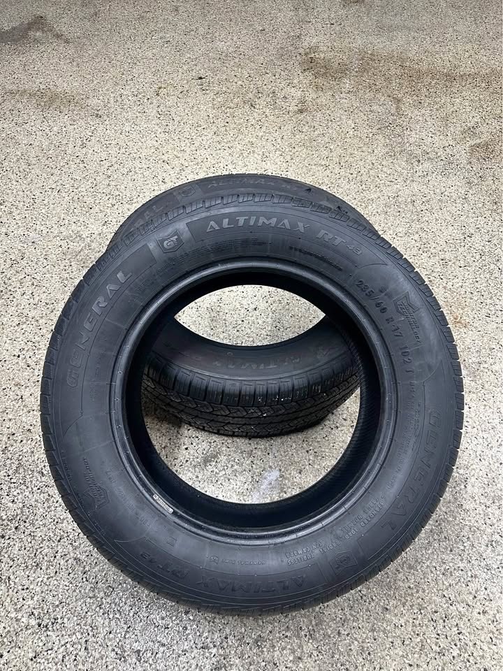 2 Tires - General Altimax RT - 235/60R17