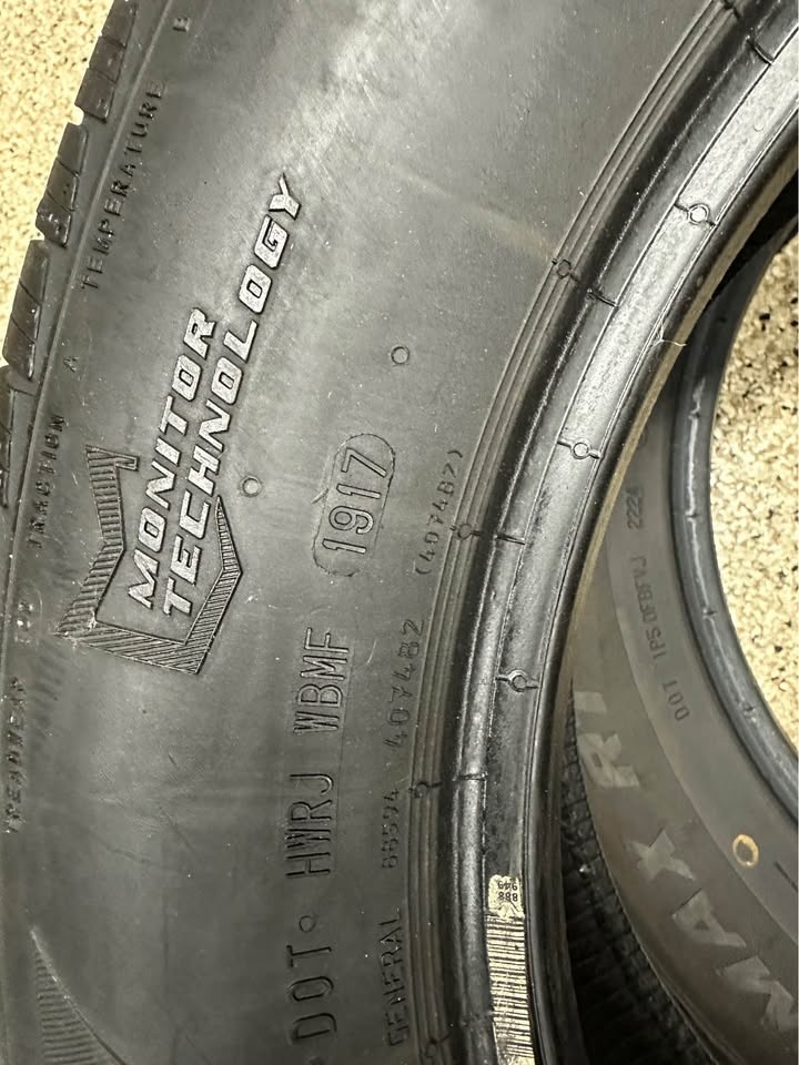 2 Tires - General Altimax RT - 235/60R17 - photo 4