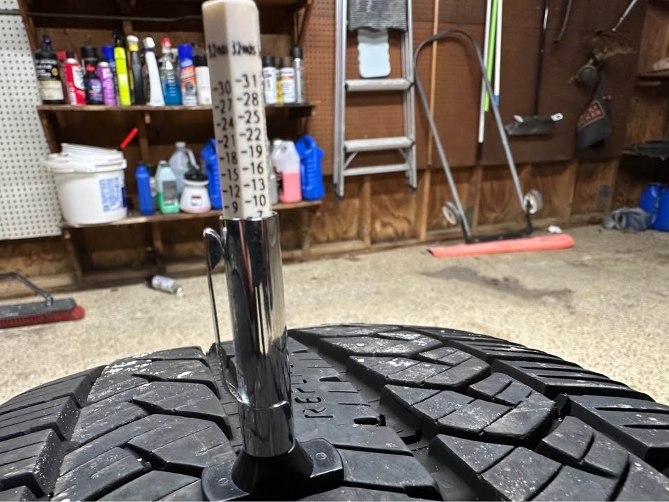 2 Tires - General Altimax RT - 235/60R17 - photo 5