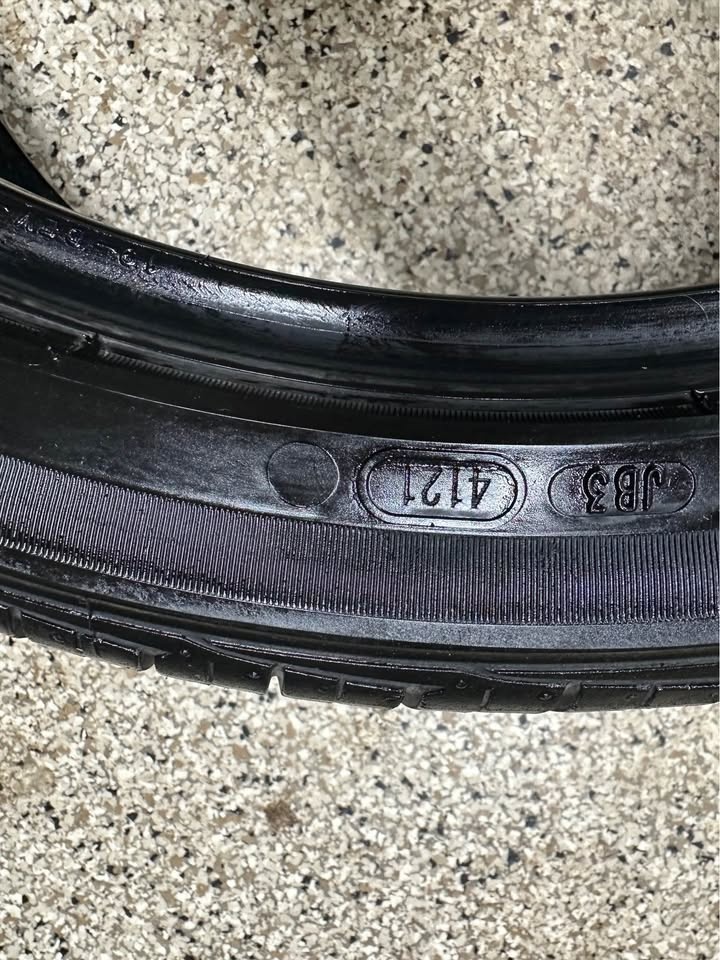 Bridgestone Turanza EL440 Tire - 235/40R19 - photo 4