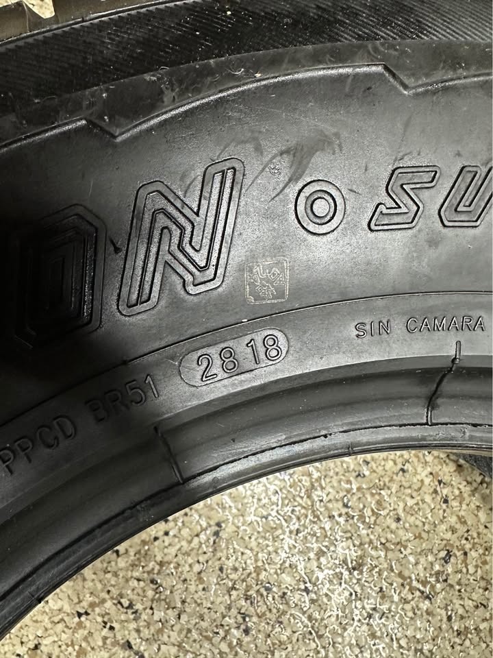Fuzion SUV Tire – 235/75R15 – Like New Tread - photo 3