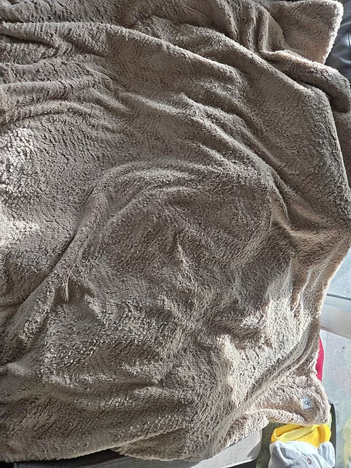 QE Throw Blanket