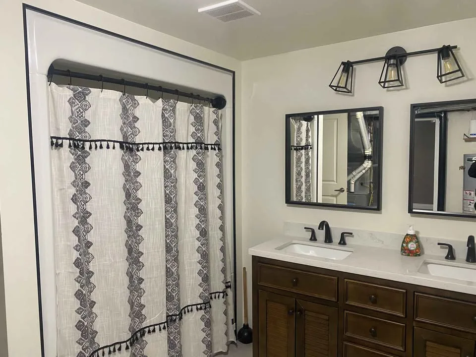 1 Bed 1 Bath - House image indicator(4)