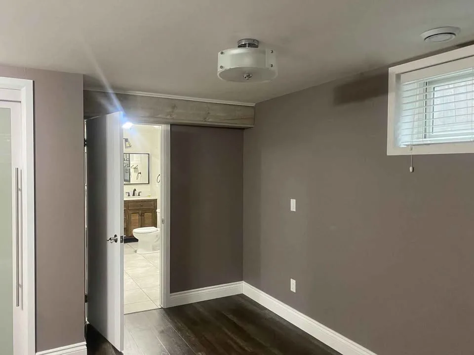 1 Bed 1 Bath - House image indicator(5)