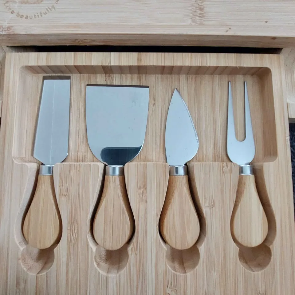 Charcuterie Board w Utensils and Pouch image indicator(2)