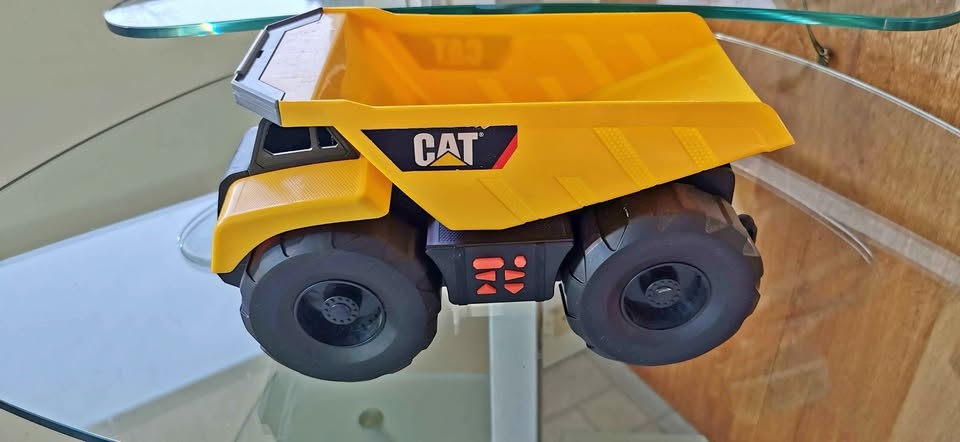 Toy State Caterpillar Dump Truck