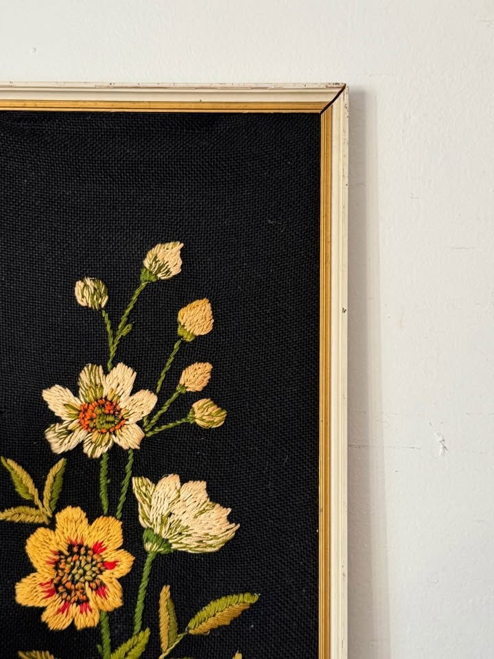 Vintage MCM Floral Crewel Embroidery - Framed Wildflower Art - photo 5