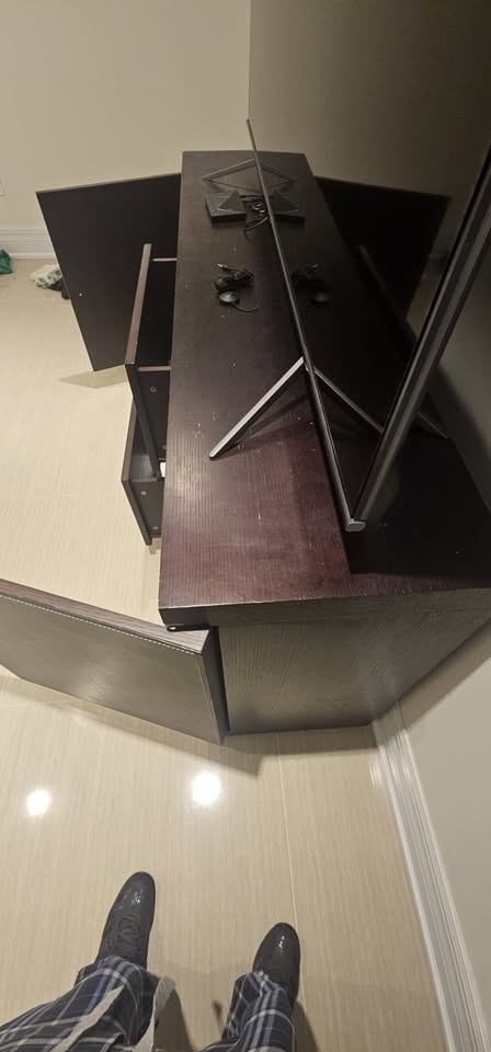 TV Media Stand - Great Condition - photo 4