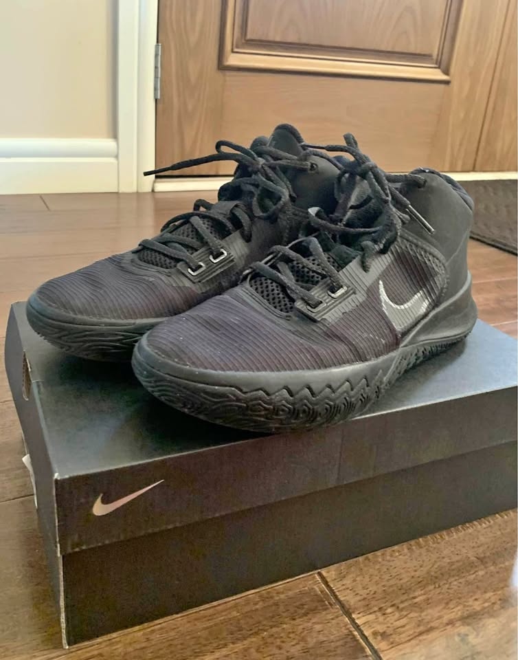 Kyrie Flytrap IV Basketball Shoes