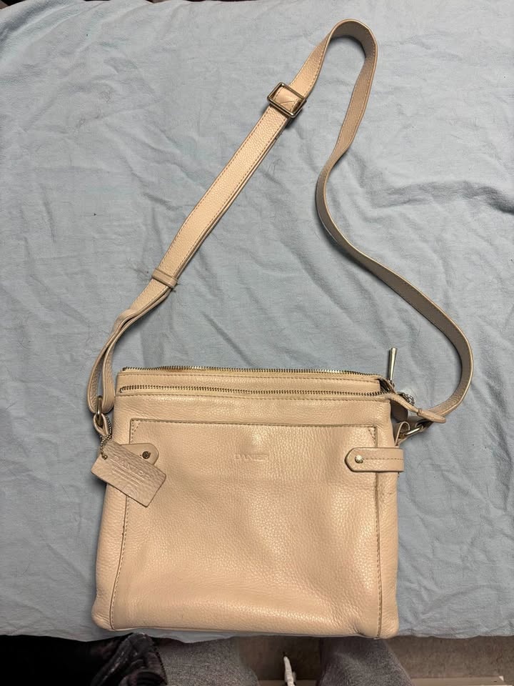 Daniel shoulder bag (many pockets)