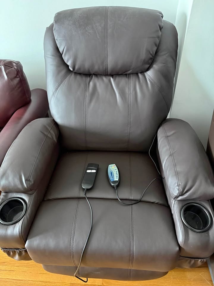 New Luxury Leather Power Lift Recliner – Massage & Heat