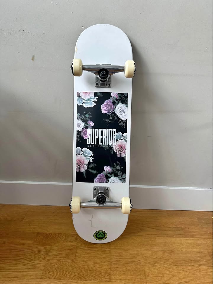 Superior Skateboard - 8” Roses Design