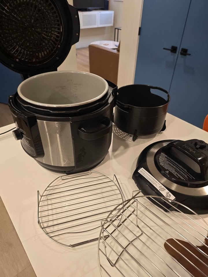 Ninja Deluxe Pressure Cooker & Air Fryer - photo 2
