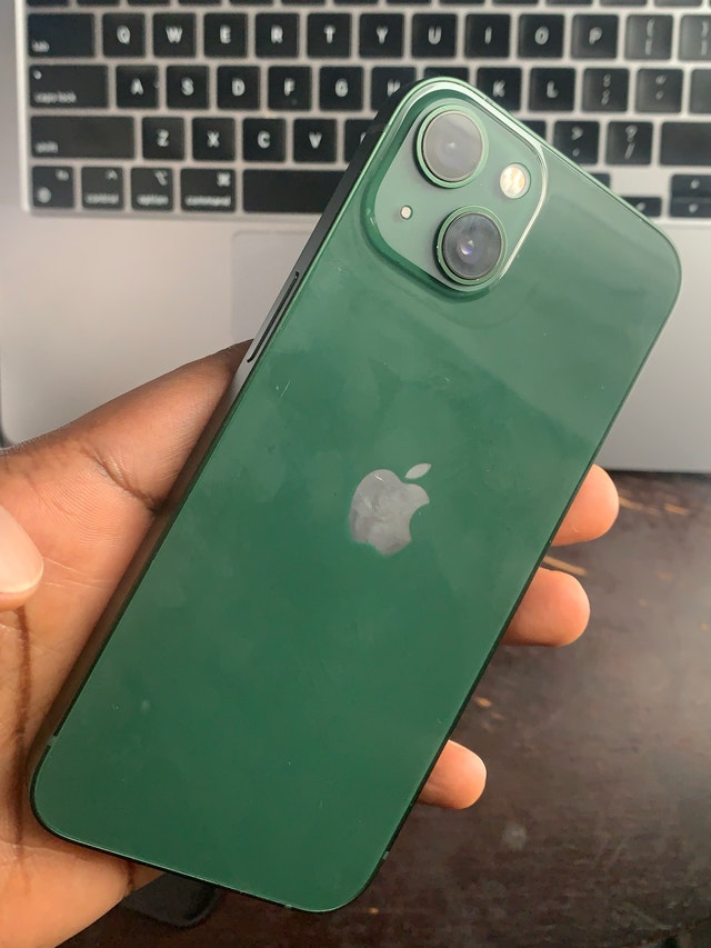 iPhone 13 128gb - photo 2