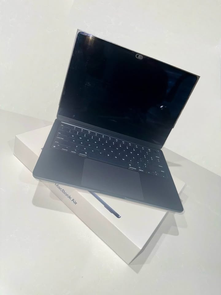 M2 MacBook Air | 512GB | 16GB RAM | 10-Core GPU | AppleCare+ - photo 2