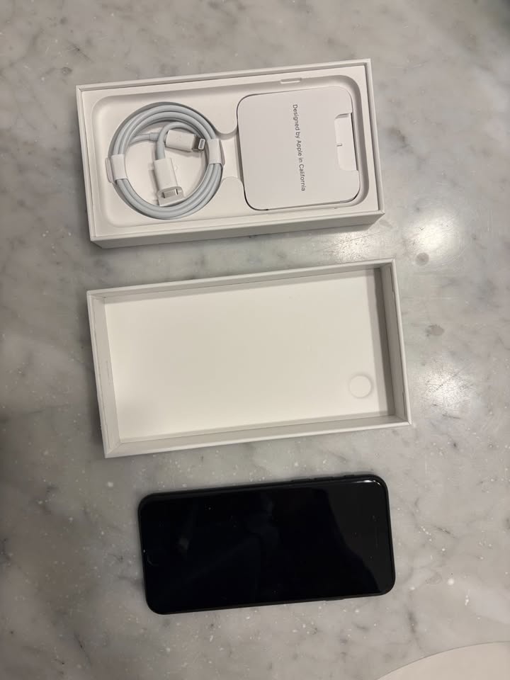 Unlocked iPhone SE 2022 (3rd gen) Midnight - Excellent Condition - photo 5