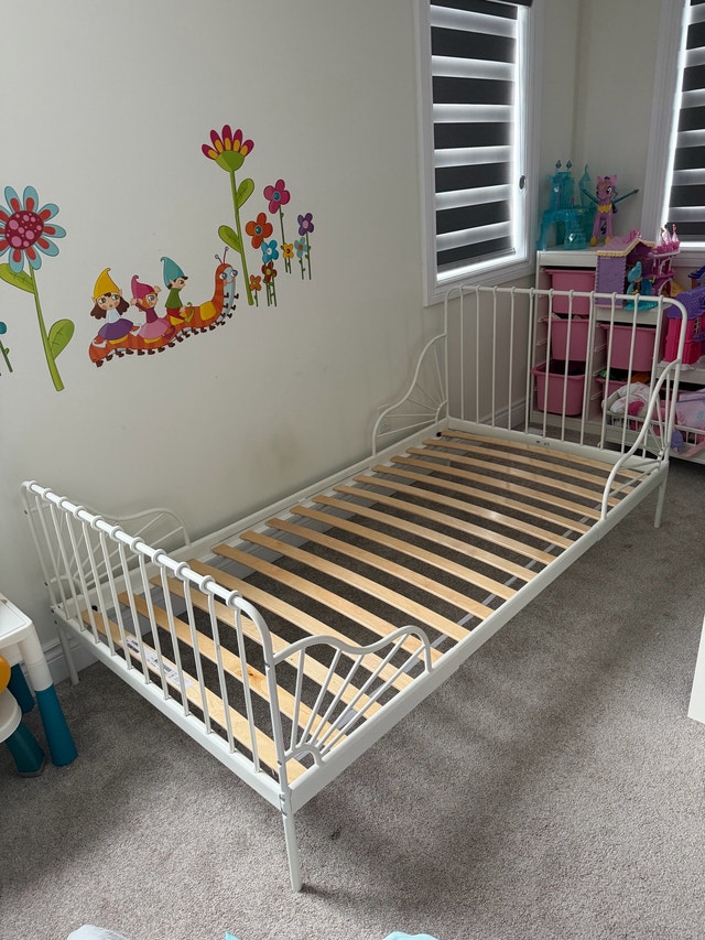 Twin Bed Frame with Slatted Base - White