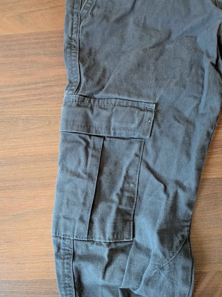 Like new boys cargo joggers - photo 2