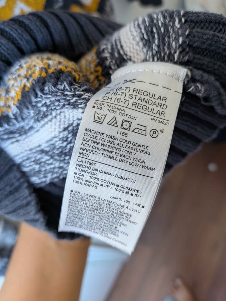 Old Navy Boys Cardigan Sweater S/P (6-7) - photo 5