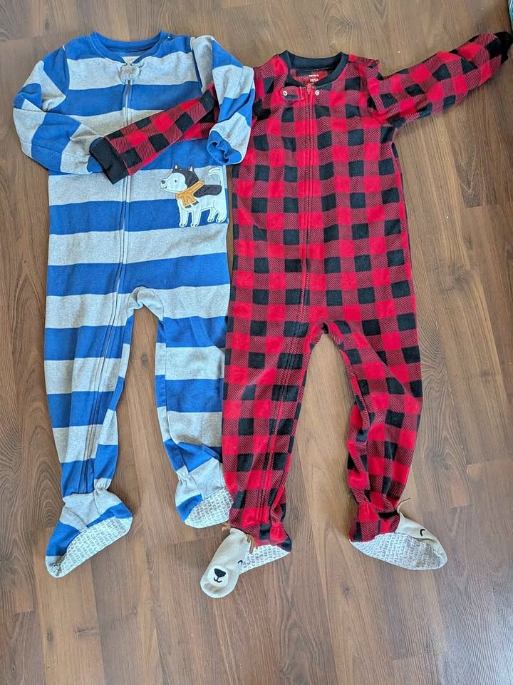 Set of 2 fleecy footed pajamas for kids