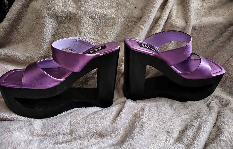 New Metallic Purple & Black Wedge Platform Heels (Slight Imperfe