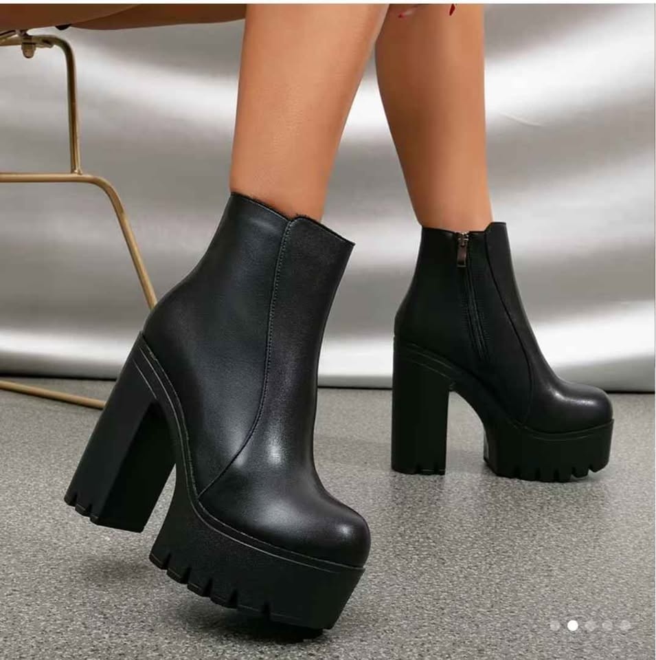 Women's Chunky Heel Winter Boots - Size 8 (EUR 39) - photo 2