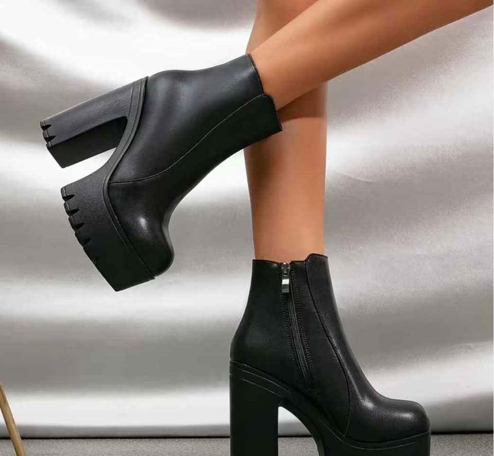Women's Chunky Heel Winter Boots - Size 8 (EUR 39) - photo 3