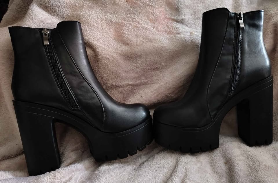 Women's Chunky Heel Winter Boots - Size 8 (EUR 39) - photo 5