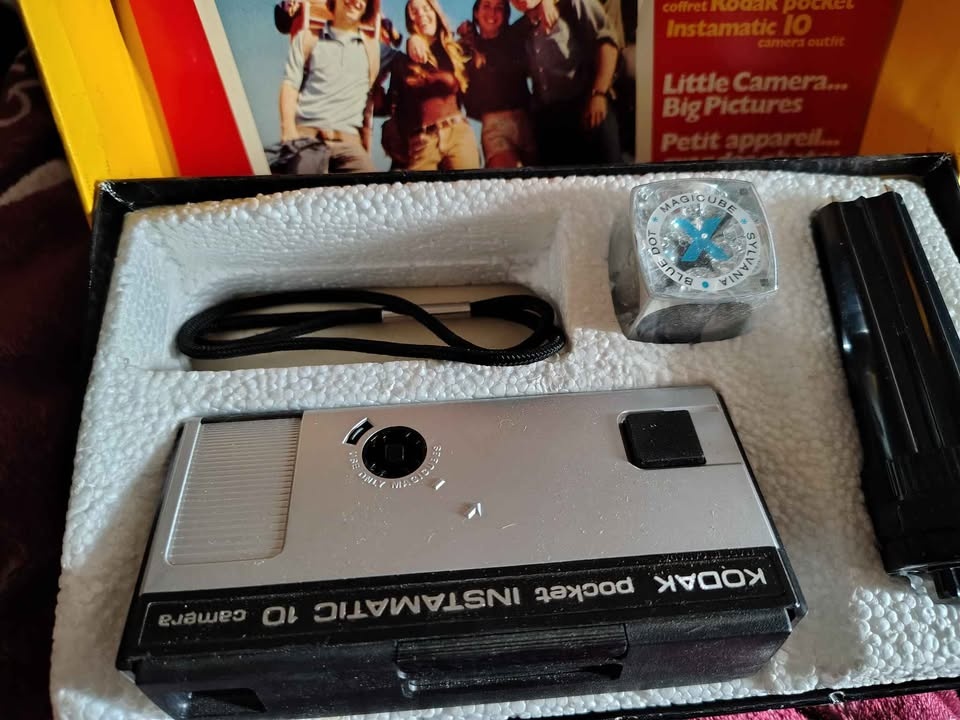 Vintage Kodak Pocket Instamatic 10 Camera Outfit w/ Strap & Box - photo 2