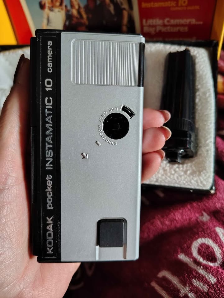 Vintage Kodak Pocket Instamatic 10 Camera Outfit w/ Strap & Box - photo 3