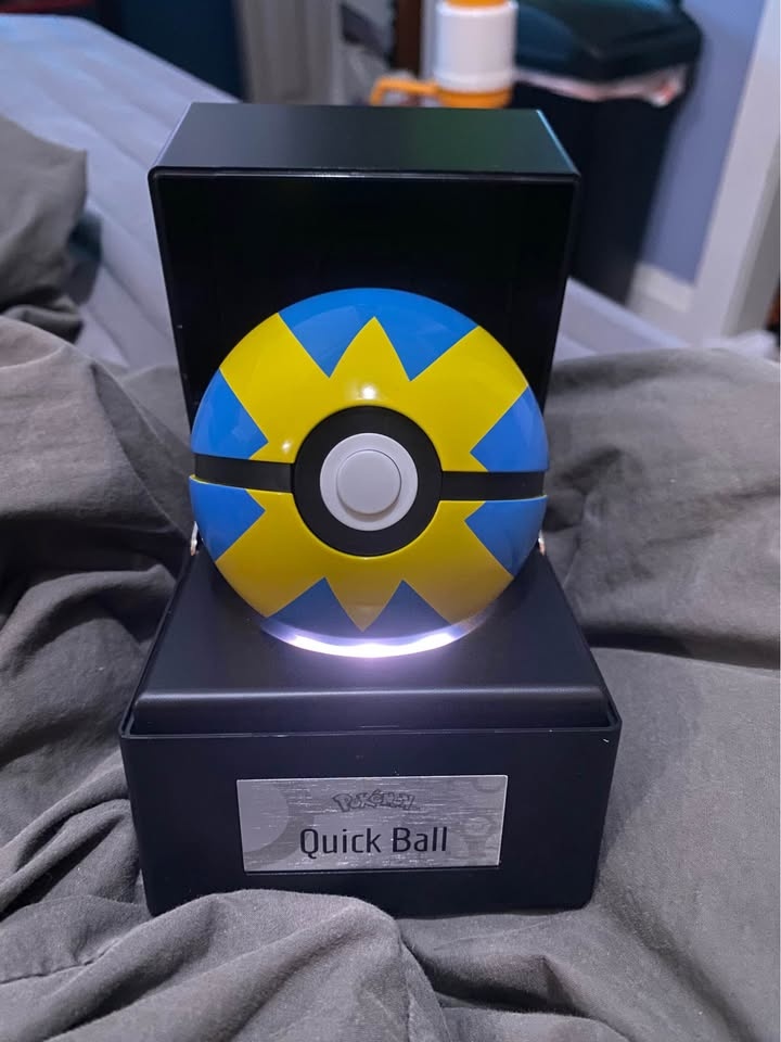 The Wand Company Die-Cast Quick Ball Replica Pokéball Prop - photo 3