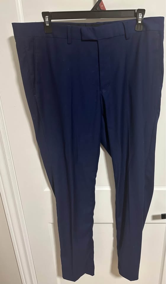 Navy Blue Suit for Graduation - Size 42R Blazer, 35R Pants - photo 3