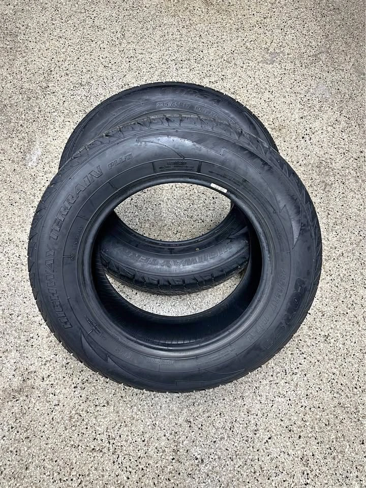 2 Corsa Highway Terrain Plus Tires 235/65R17
