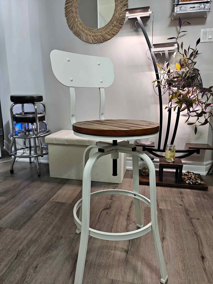 Barstools - good condition - no rust or scratches