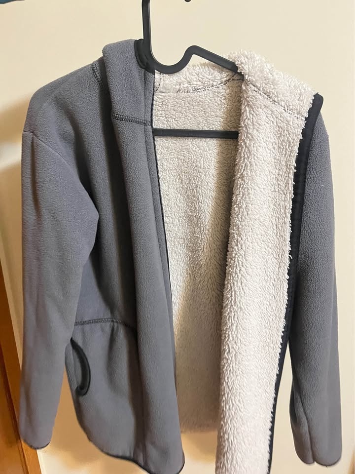 Closet sale - Winter jackets, puffer vest, waterproof jacket tak - photo 4