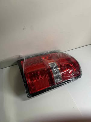 Chevy Silverado/GMC Sierra Tail Light – Left - photo 2