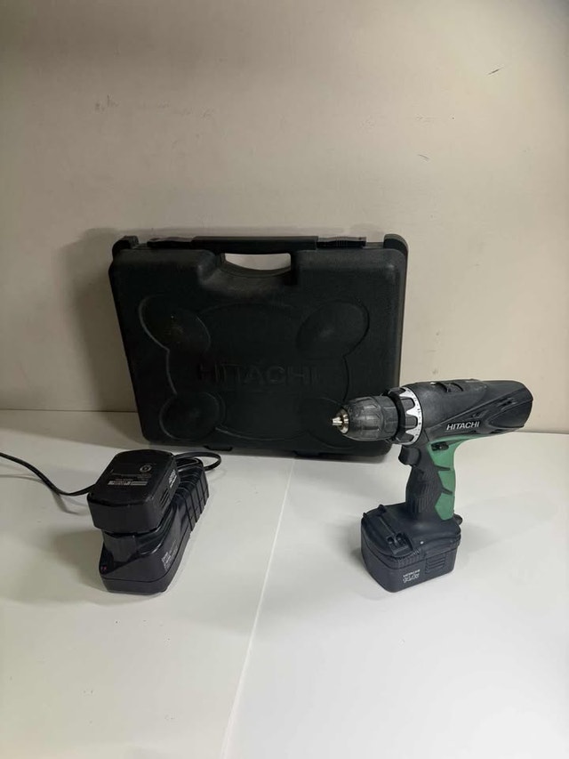 Hitachi 14.4V Cordless Drill w/ Battery, Charger & Case