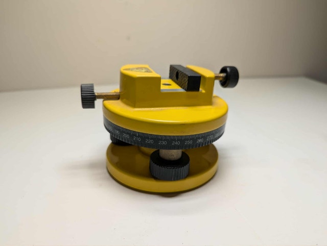 Laser Level Kit + Tripod + Case • $40 | Good Finds - photo 2