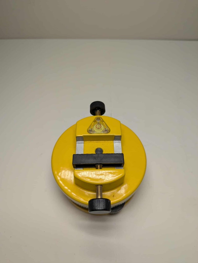 Laser Level Kit + Tripod + Case • $40 | Good Finds - photo 3