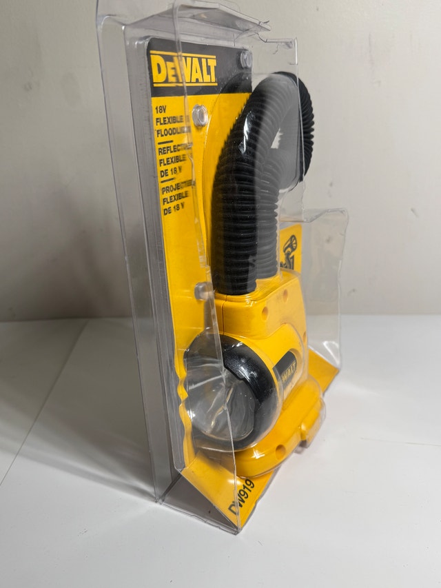 DeWalt DW919 18V Flexible Floodlight (New) - photo 3