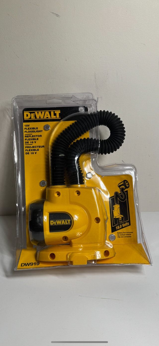 DeWalt DW919 18V Flexible Floodlight (New) - photo 4