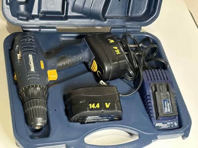 Mastercraft 14.4V Cordless Drill Kit w/ 2 Batteries & Case - photo 2