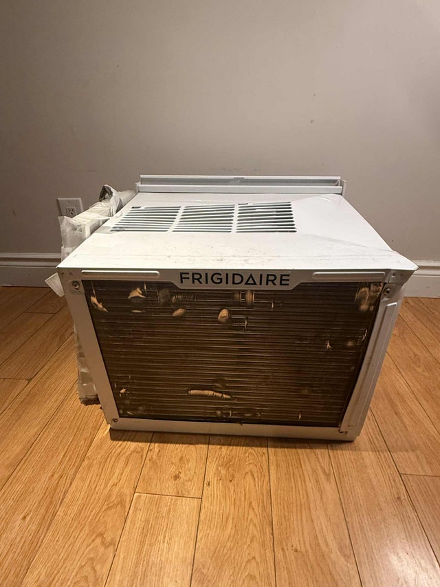 Frigidaire 12,000 BTU AC — Strong Cooling Power - photo 5