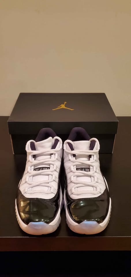 Jordan 11 Retro Low (White/Black Emerald Rise)