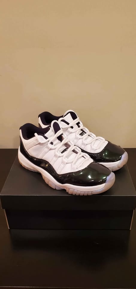 Jordan 11 Retro Low (White/Black Emerald Rise) - photo 5