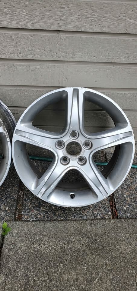 Lexus IS300 2001-2005 17″ OEM Wheel