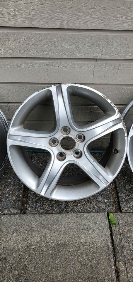 Lexus IS300 2001-2005 17″ OEM Wheel - photo 2