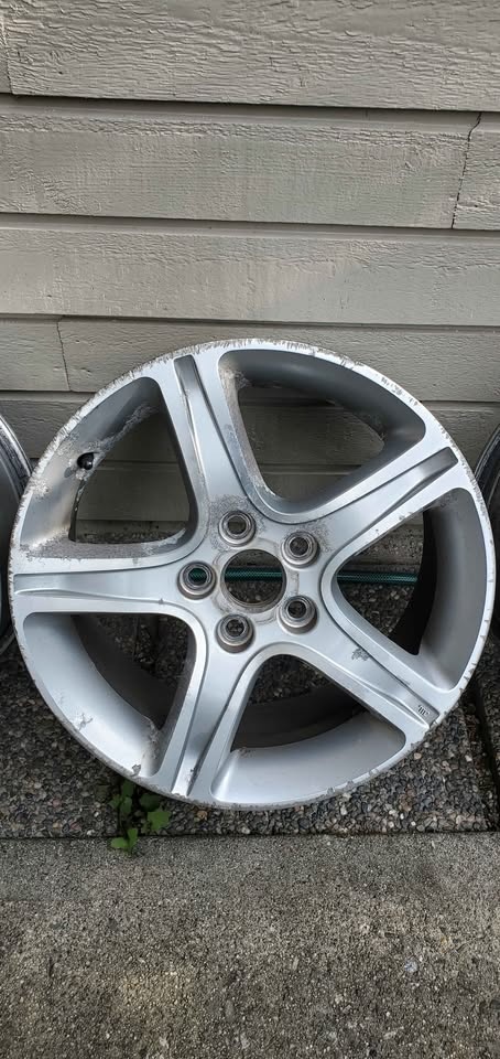 Lexus IS300 2001-2005 17″ OEM Wheel - photo 3