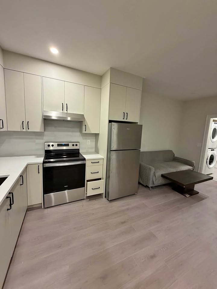 Private Room for Rent - New Burnaby Basement Suite