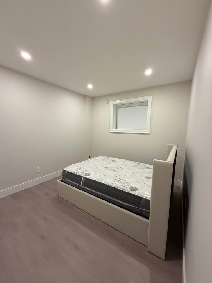 Private Room for Rent - New Burnaby Basement Suite - photo 4